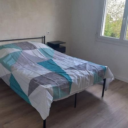 Maison Spacieuse Avec Un Terrain Casseneuil Dış mekan fotoğraf