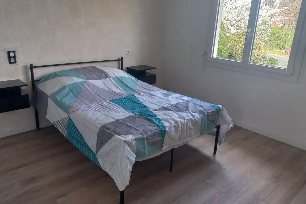 Maison Spacieuse Avec Un Terrain Casseneuil Dış mekan fotoğraf